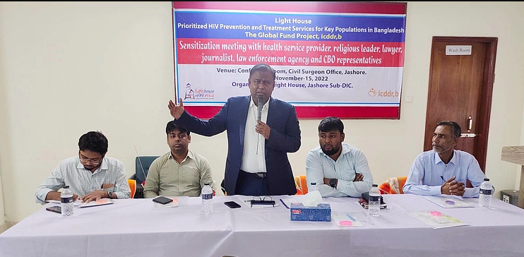 যশোরে এইডস বিষয়ক এক মতবিনিময় সভায় বক্তব্য রাখছেন সিভিল সার্জন বিপ্লব কান্তি বিশ্বাস।