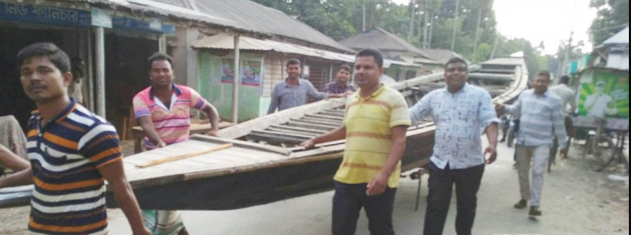 নৌকায় করে নিয়ে যাওয়ার সময় ২৭ কেজি গাঁজা উদ্ধার নিয়ে যাওয়ার সময়